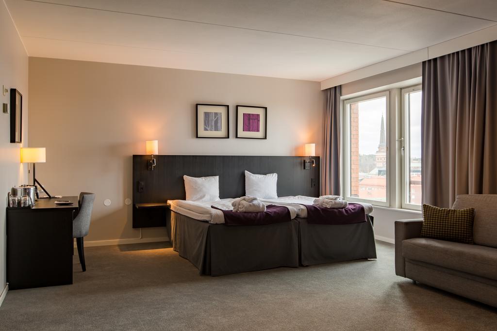 Best Western Plus Hotel Plaza Вестерос Экстерьер фото